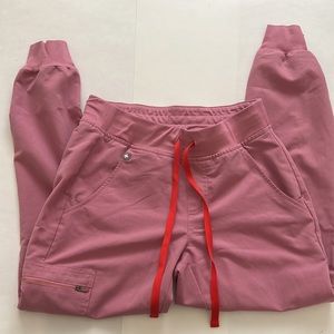 Chalk pink XS / petite figs joggers